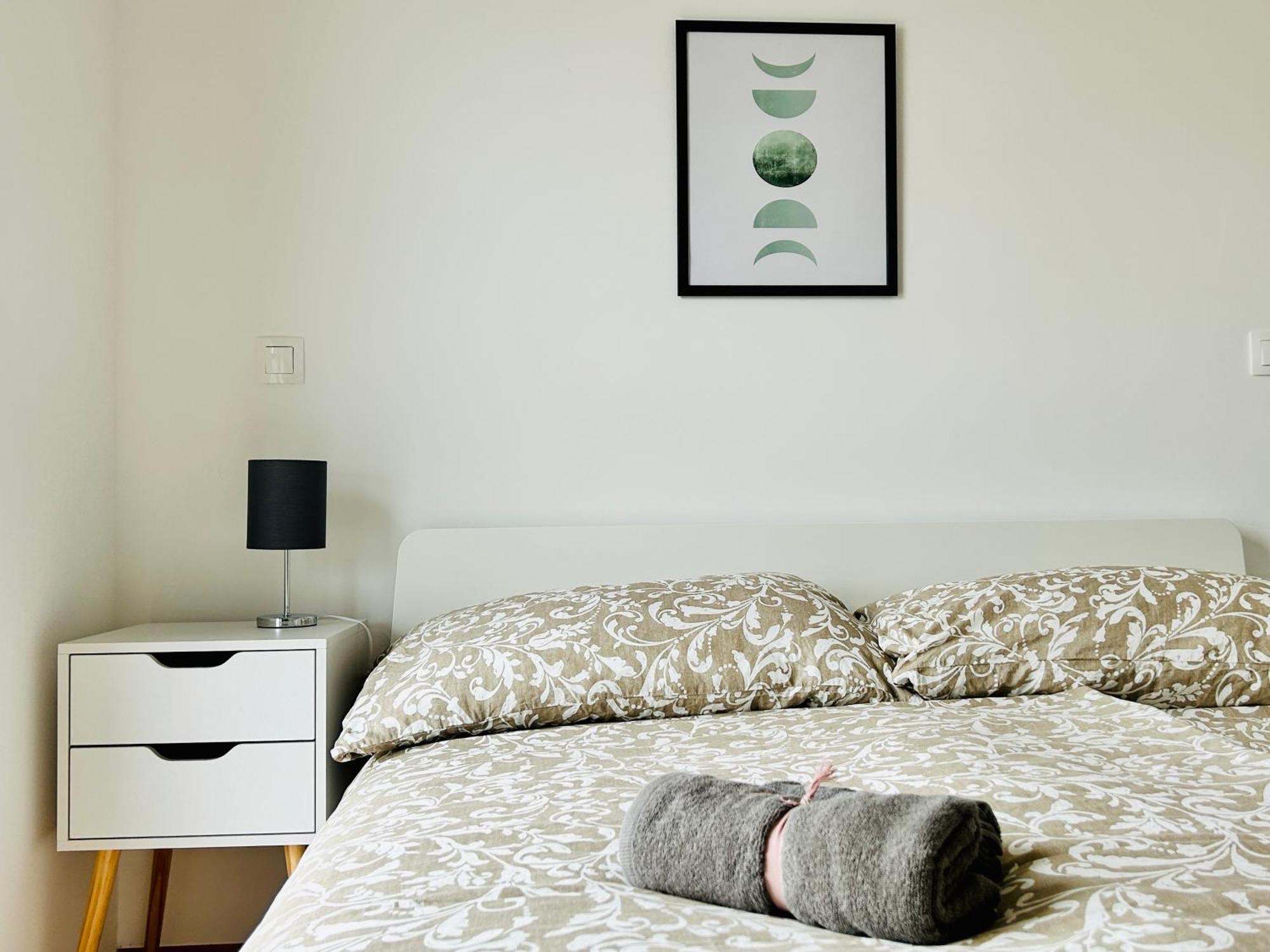 Modern Apartment With Balcony & Free Parking - Nearby Metro Viena Exterior foto