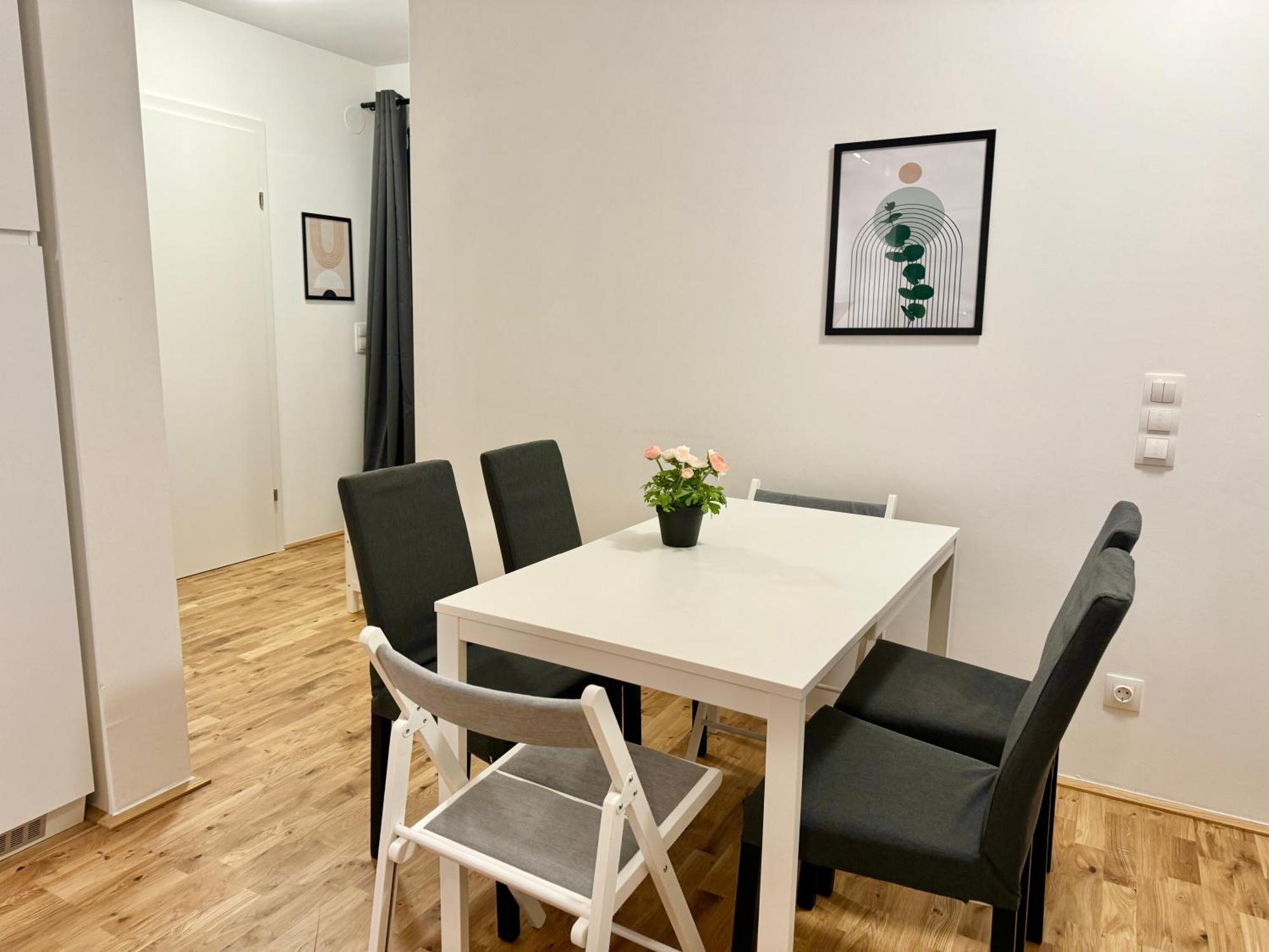 Modern Apartment With Balcony & Free Parking - Nearby Metro Viena Exterior foto